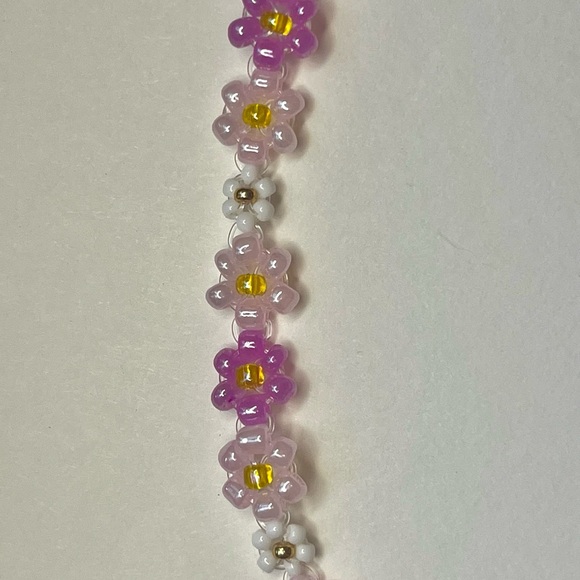 Wildflower Beaded Bracelet with Gold Accents - Picture 4 of 4